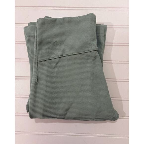 Lululemon Ribbed Softstreme Flared Pant In Jade Grey Size 0 - Picture 6 of 6